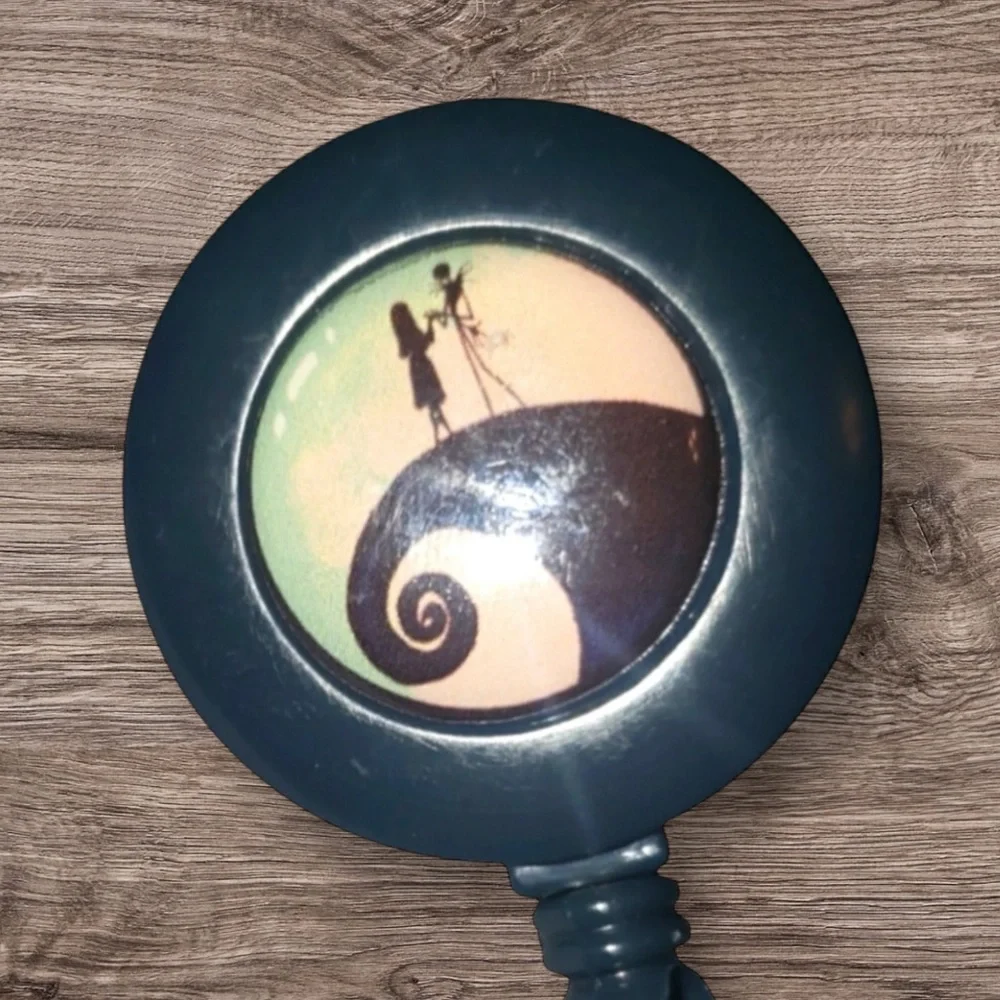 New Disney's Nightmare Before Christmas Retractable Id Badge/ Card Holder NWOT